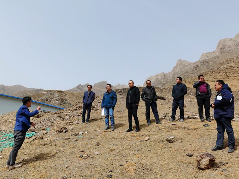 青海省自然資源部門對興海銅鑫瑪溫根礦區(qū)綠色勘查生態(tài)環(huán)境保護(hù)治理實(shí)地驗收