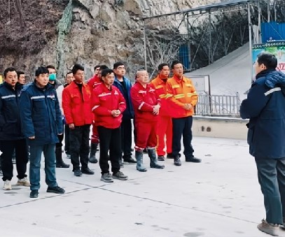 實(shí)戰(zhàn)演練，防患未“燃”｜雙河金礦開(kāi)展冬季火災(zāi)應(yīng)急預(yù)案演練